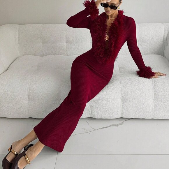 Burgundy Elegant Women's Christmas faux fur trim Sweater Dress - Picture 4 of 5